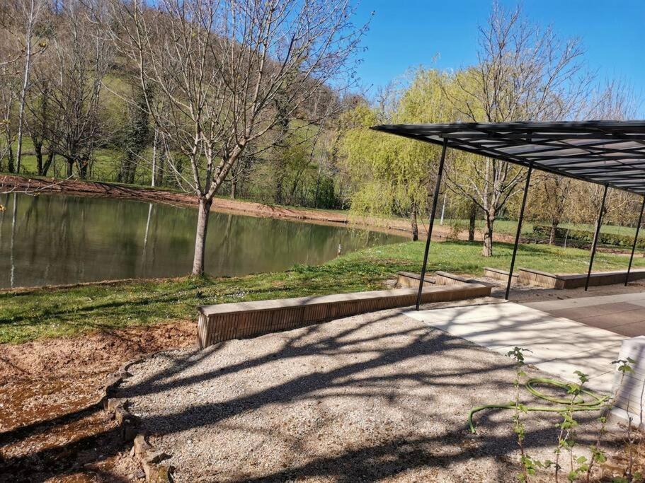 Maison De Campagne Avec Lac Prive Villa Saint-Côme-dʼOlt Exteriör bild